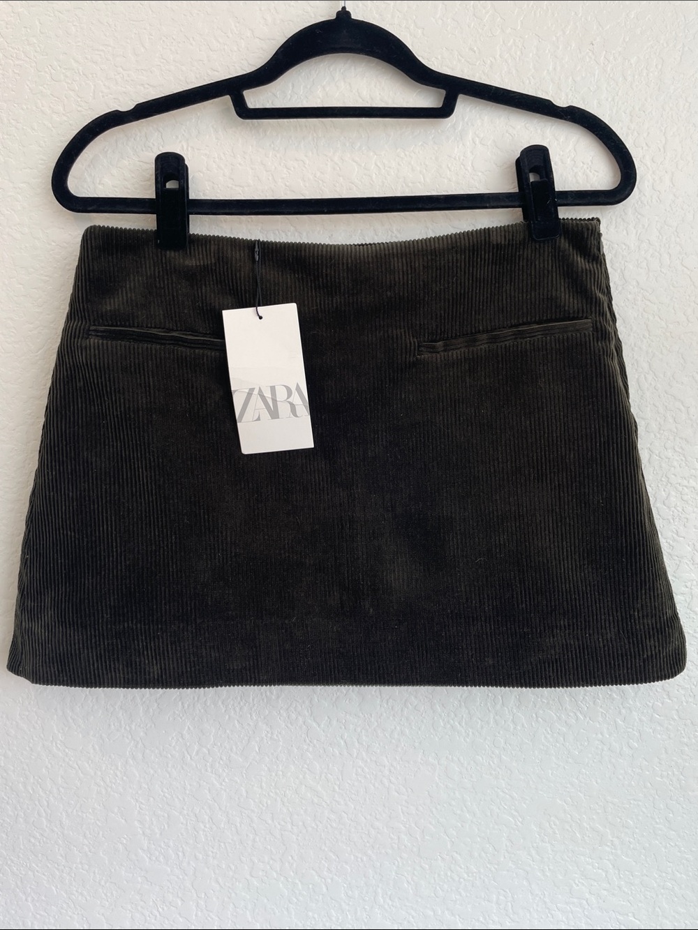 NWT Zara Olive Green Corduroy Mini Skirt • Medium